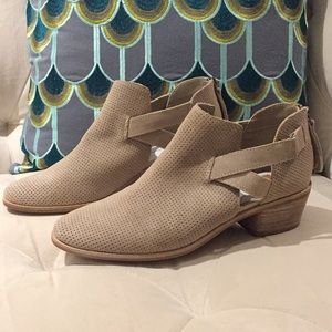 Dolce Vita Ankle Booties